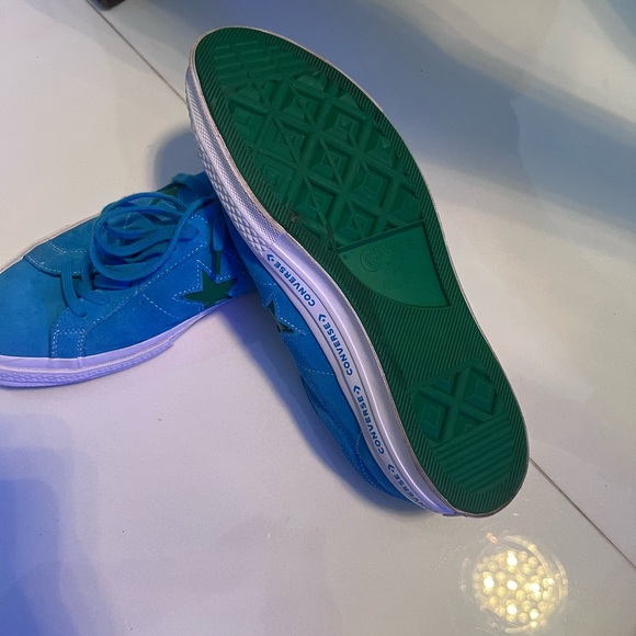 Converse - Picture 2 of 4